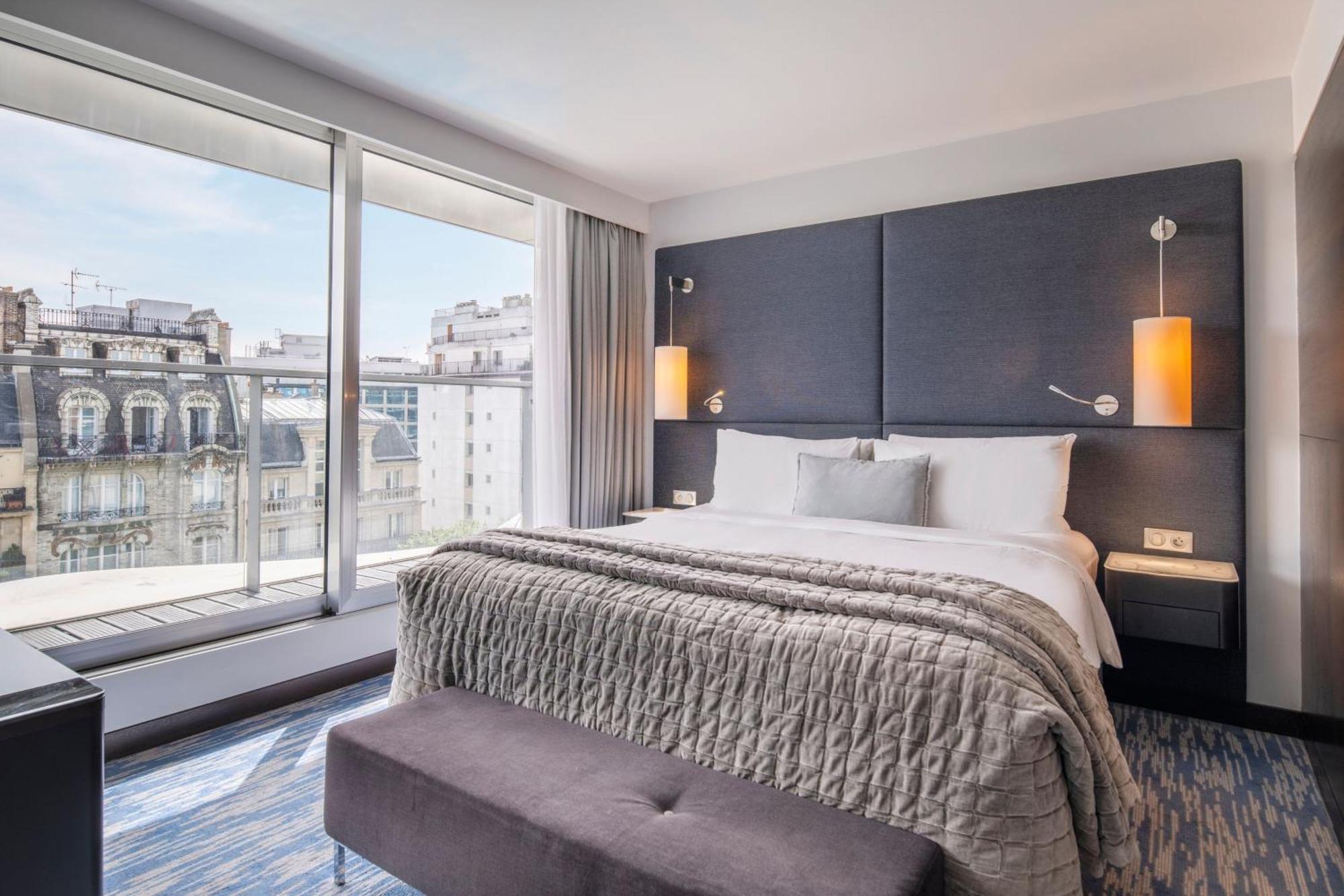 Renaissance Paris Arc De Triomphe Hotel Exterior photo