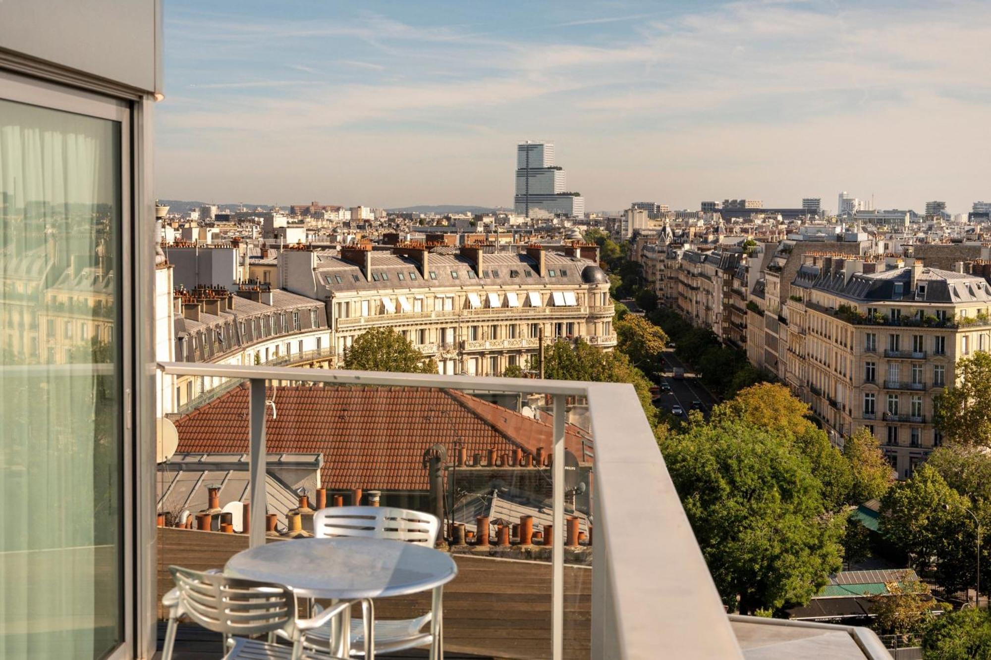 Renaissance Paris Arc De Triomphe Hotel Exterior photo