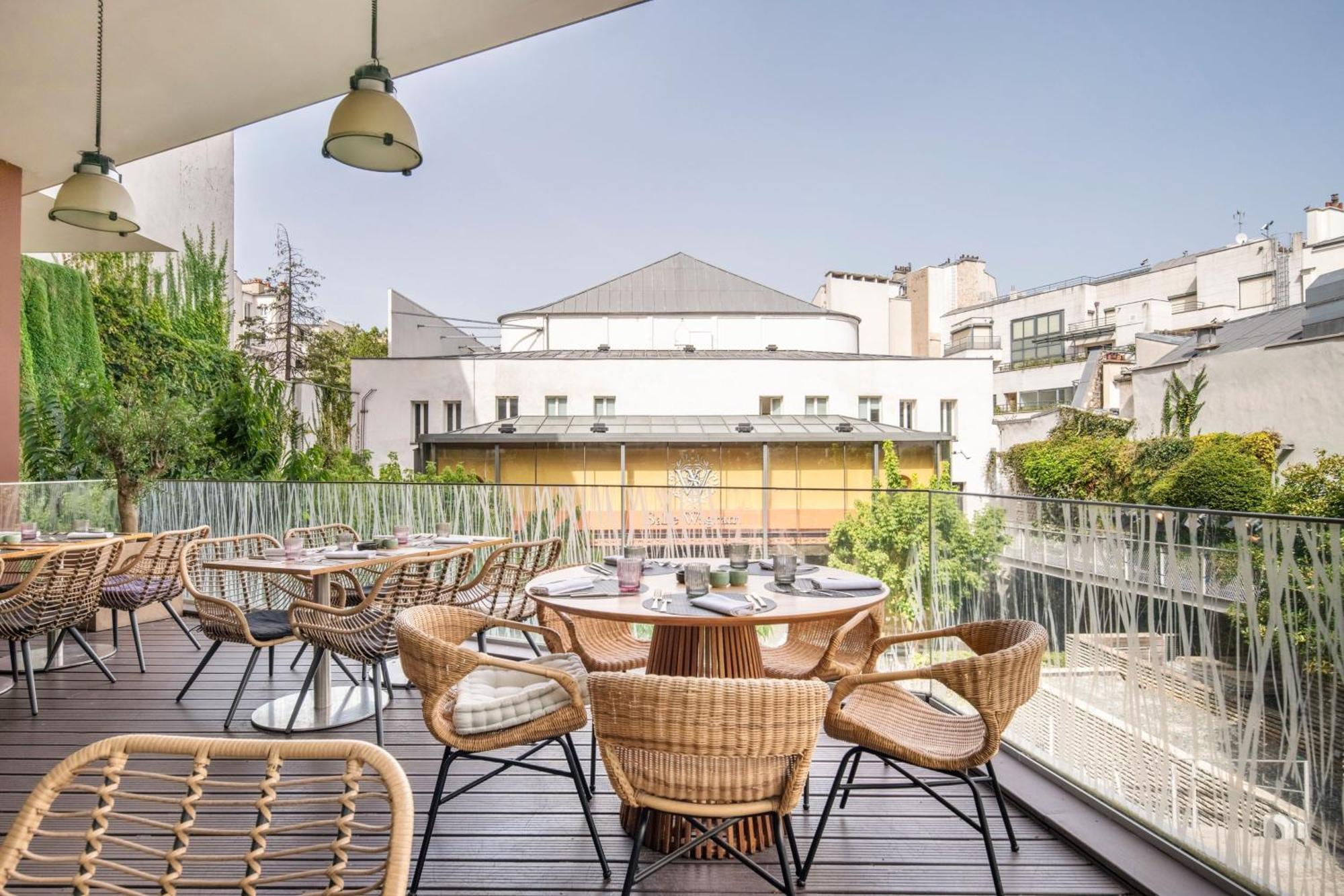 Renaissance Paris Arc De Triomphe Hotel Exterior photo