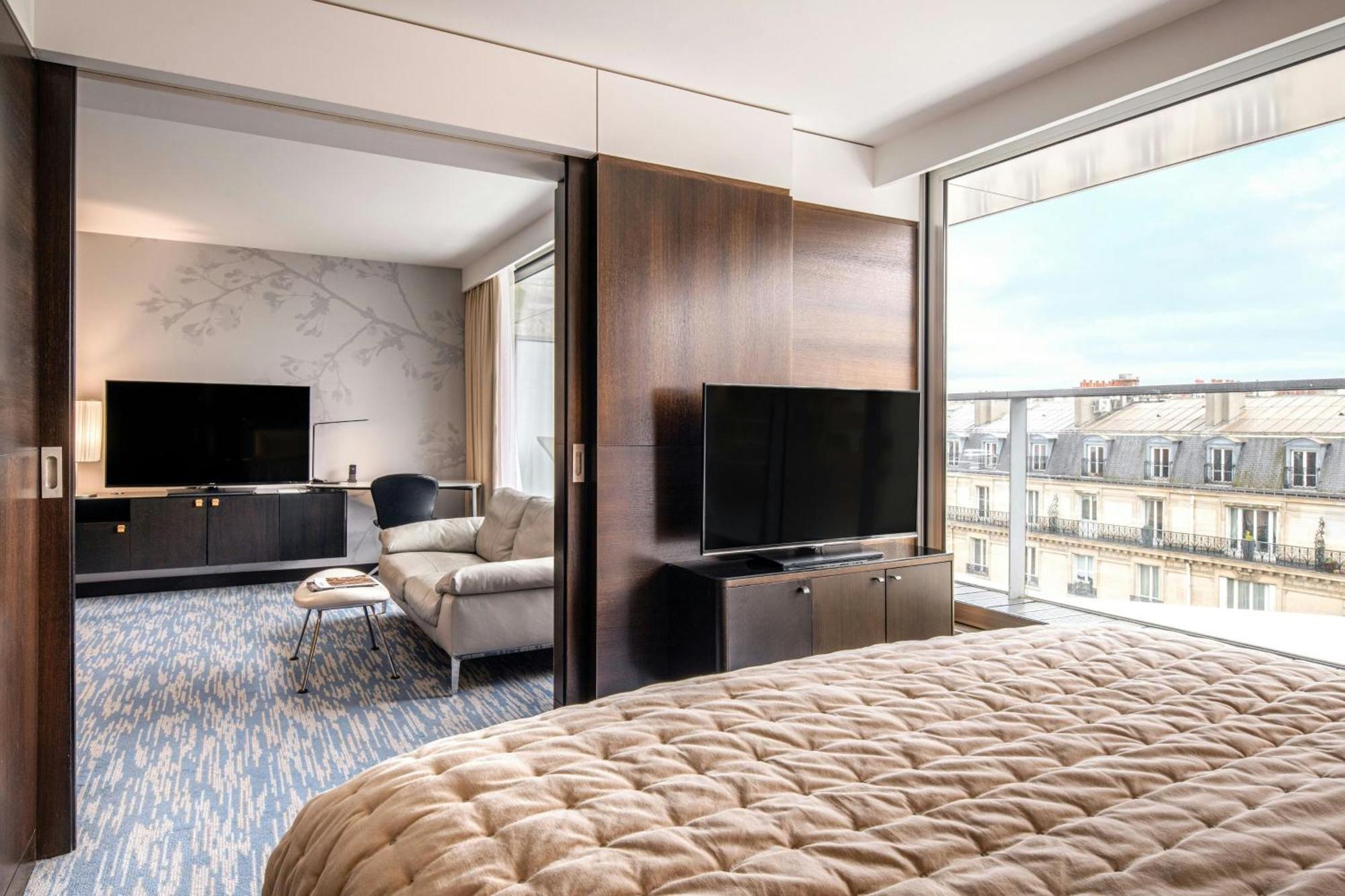 Renaissance Paris Arc De Triomphe Hotel Exterior photo